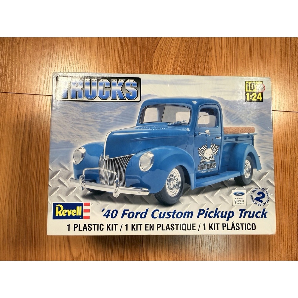 Revell 1:24 '40 Ford Custom Pickup Plastic Model Kit #4928 Partially Built Gold